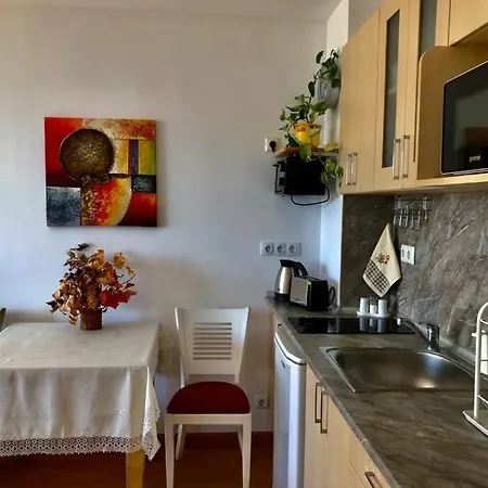 Apartman 9 *